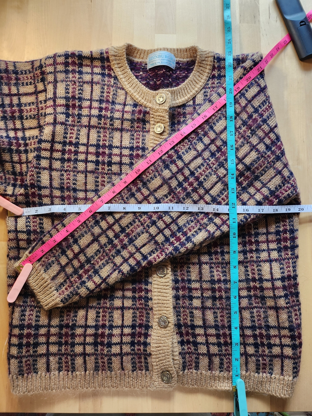 Vtg Scottish Mohair Plaid Cardigan Tan/Navy/Maroon Gold Buttons - Picture 6 of 9
